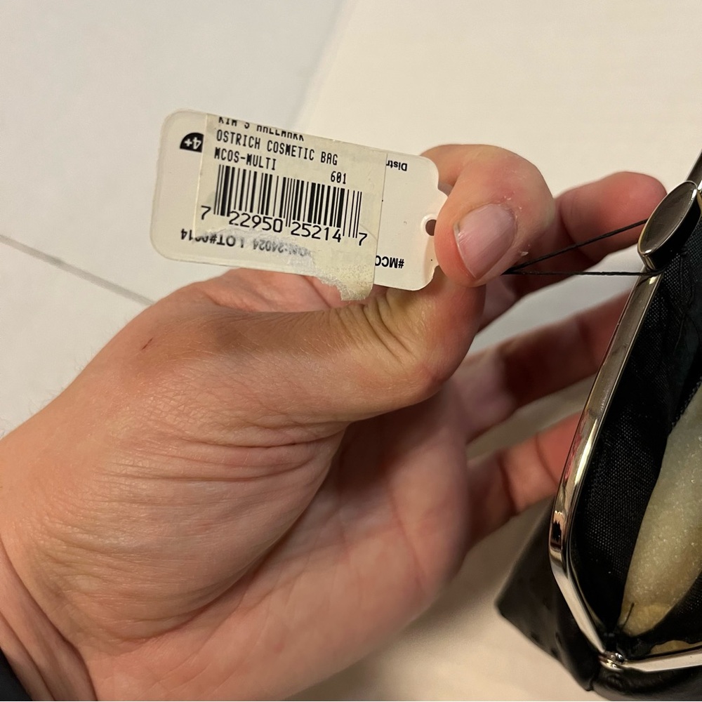 Metropolitan Ostrich Cosmetics Case in Black w/ Silver Kiss Clasp NWT - Picture 9 of 9